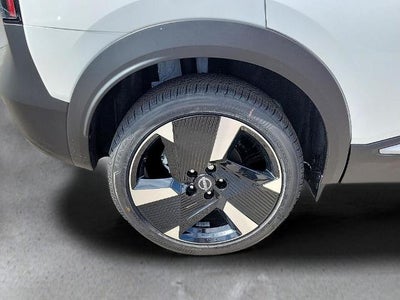 2025 Nissan Kicks SR FWD