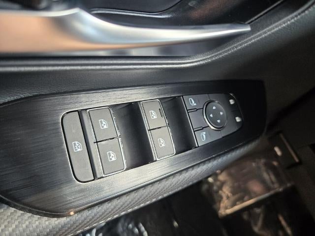 2025 Nissan Kicks SR FWD