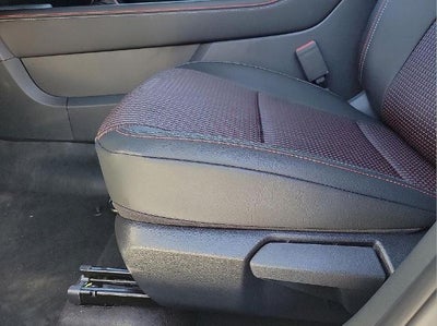 2026 Nissan Kicks SR FWD