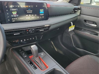 2025 Nissan Kicks SR AWD