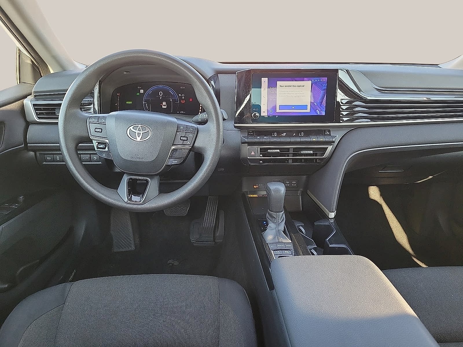2025 Toyota Camry LE (SE)