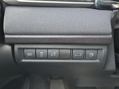 2025 Toyota Camry LE (SE)