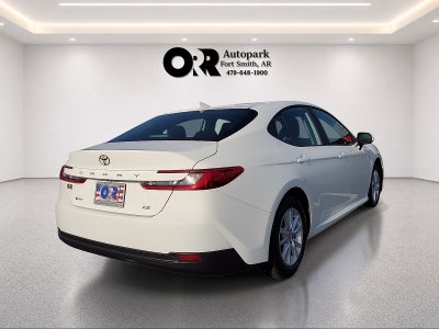 2025 Toyota Camry LE (SE)