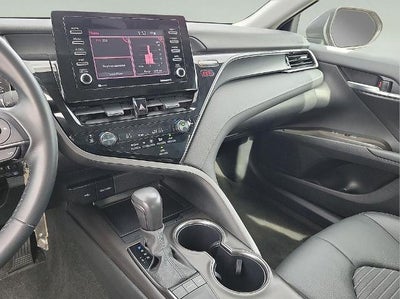 2024 Toyota Camry SE Auto (SE)