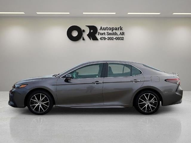 2024 Toyota Camry SE Auto (SE)