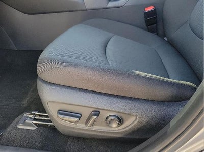 2025 Toyota RAV4 Hybrid XLE AWD (Natl)