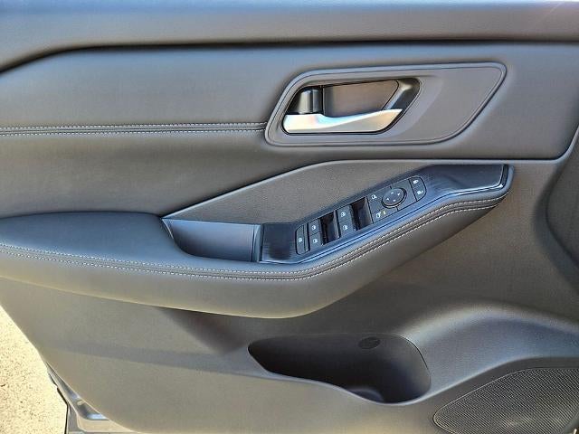 2026 Nissan Rogue 2026.5 FWD Dark Armor