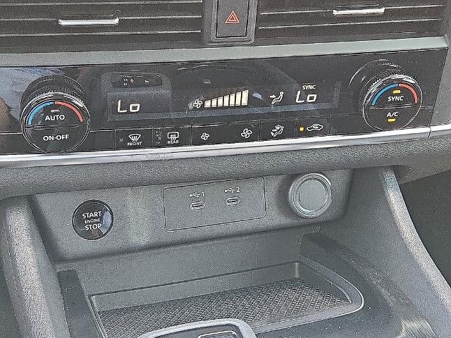 2025 Nissan Rogue FWD SV