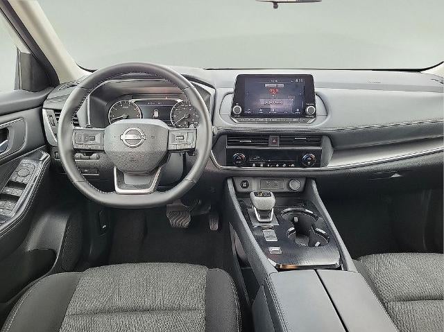 2025 Nissan Rogue FWD SV