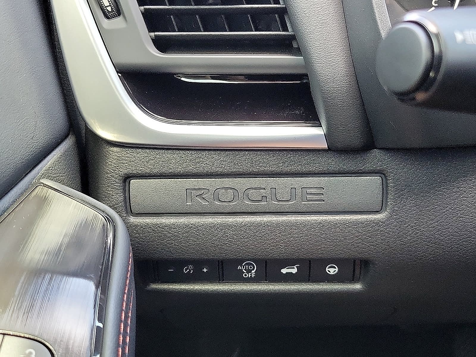 2026 Nissan Rogue 2026.5 AWD Rock Creek