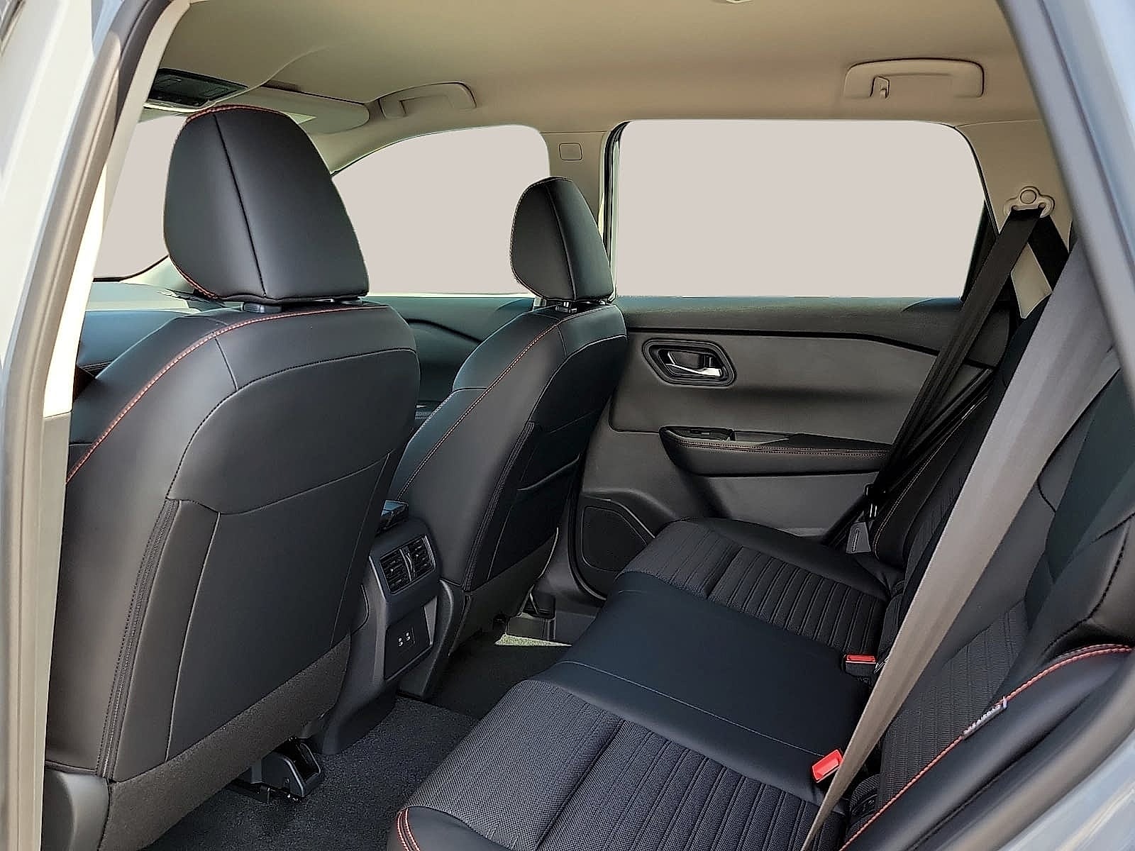 2026 Nissan Rogue 2026.5 AWD Rock Creek