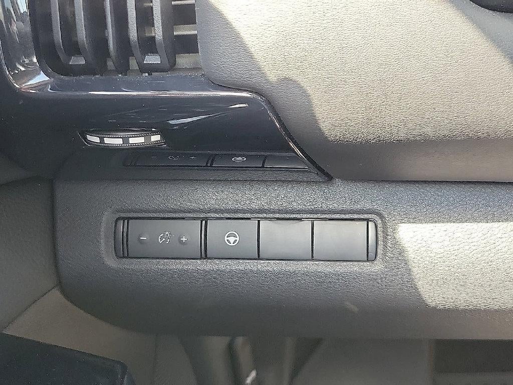 2022 Nissan Pathfinder SV 2WD