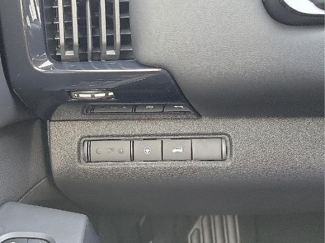 2025 Nissan Pathfinder SV 2WD