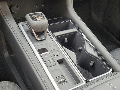 2025 Nissan Pathfinder SV 2WD