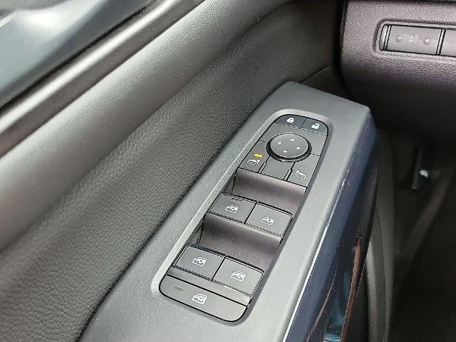 2025 Nissan Pathfinder SV 2WD