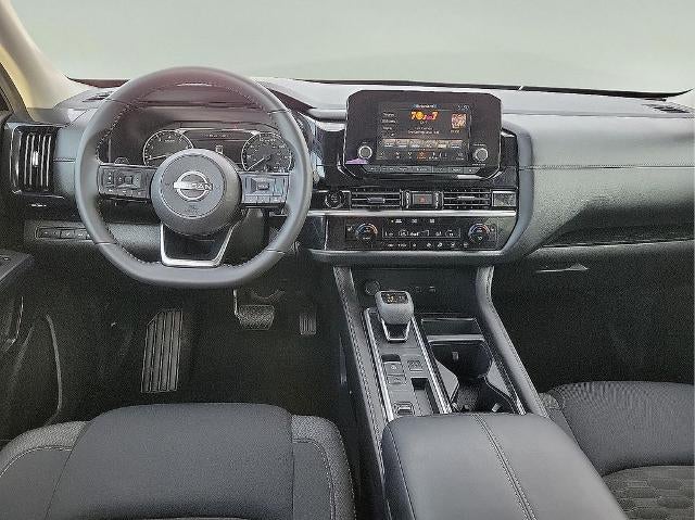 2025 Nissan Pathfinder SV 2WD