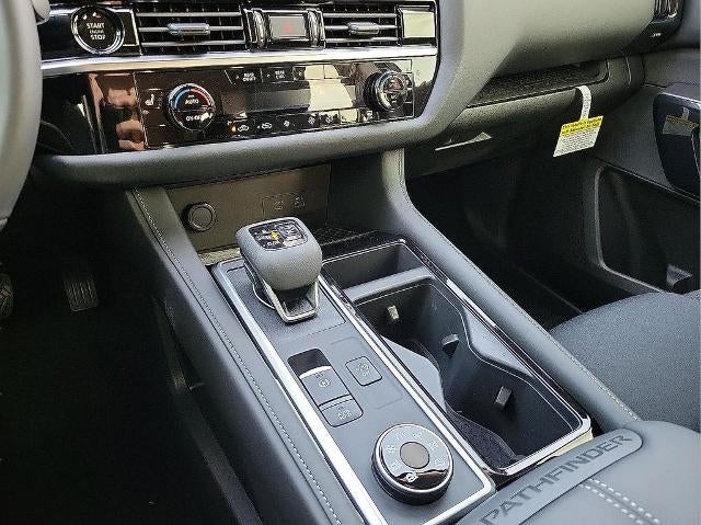 2025 Nissan Pathfinder SV 4WD