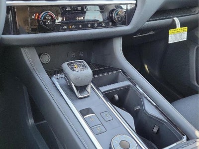 2025 Nissan Pathfinder SV 4WD