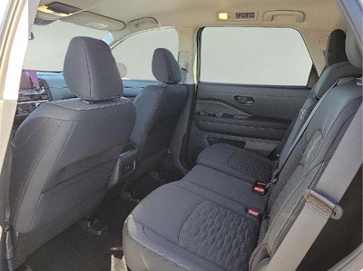 2025 Nissan Pathfinder SV 4WD