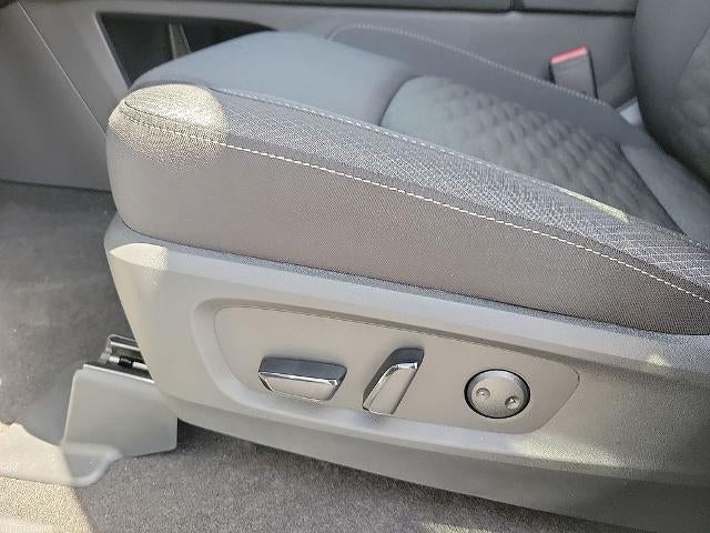 2026 Nissan Pathfinder SV 2WD
