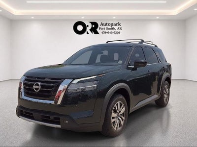 2023 Nissan Pathfinder SL 2WD