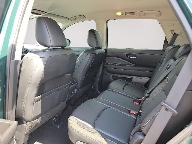 2023 Nissan Pathfinder SL 2WD