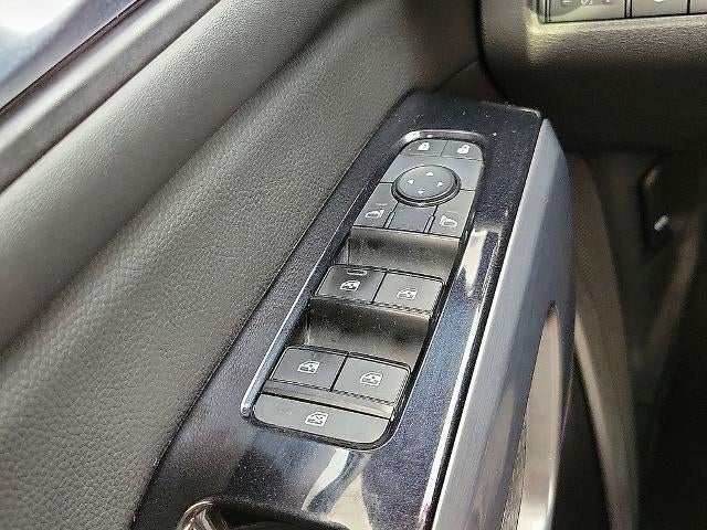 2022 Nissan Pathfinder SL 2WD