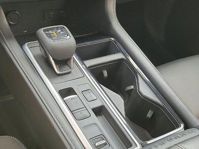 2022 Nissan Pathfinder SL 2WD