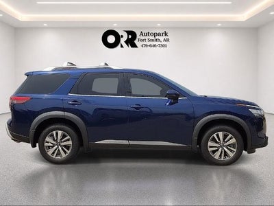 2022 Nissan Pathfinder SL 2WD