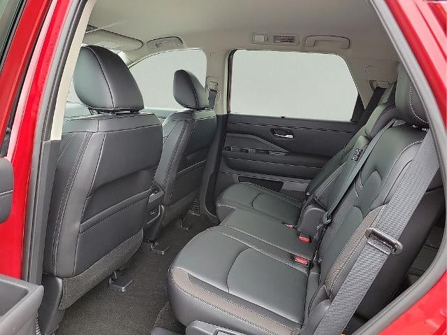 2024 Nissan Pathfinder SL 2WD