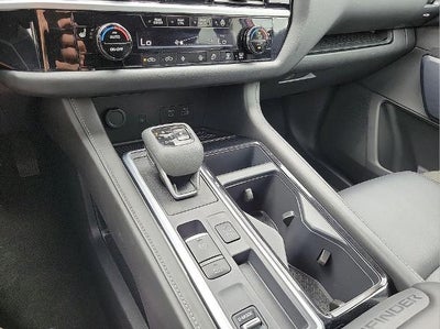 2024 Nissan Pathfinder SL 2WD