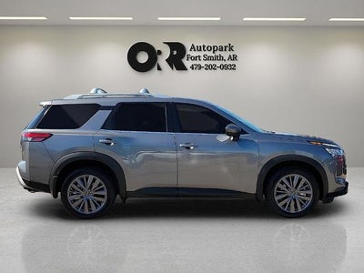 2023 Nissan Pathfinder SL 2WD