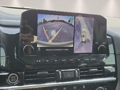 2023 Nissan Pathfinder SL 4WD
