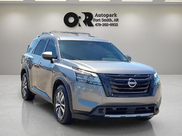 2023 Nissan Pathfinder SL 4WD's photo