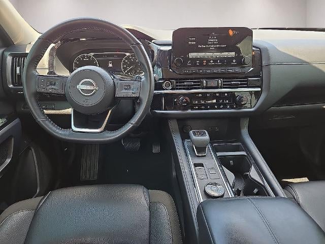 2023 Nissan Pathfinder SL 4WD