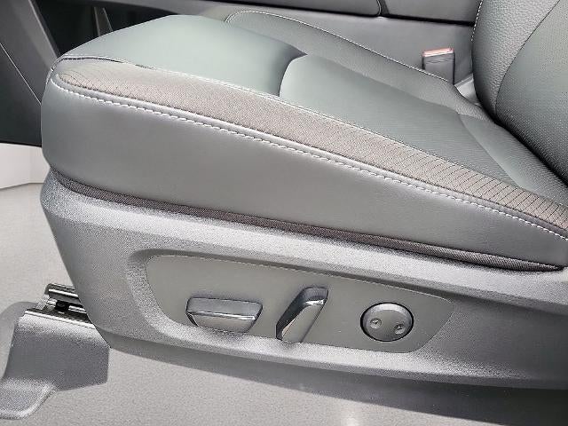 2026 Nissan Pathfinder SL 4WD