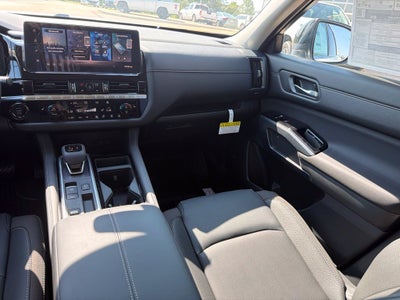 2026 Nissan Pathfinder SL 2WD