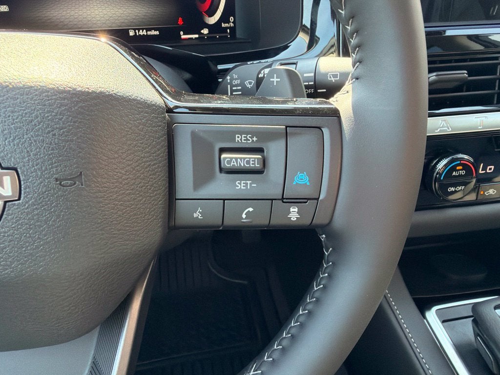 2026 Nissan Pathfinder SL 2WD
