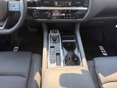2026 Nissan Pathfinder SL 2WD