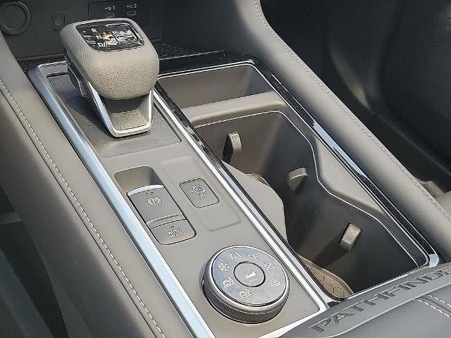 2026 Nissan Pathfinder SL 4WD