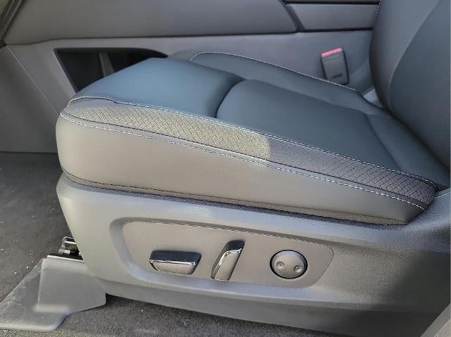 2026 Nissan Pathfinder SL 4WD