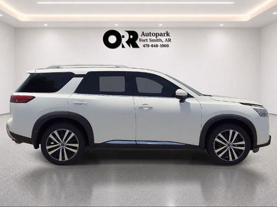 2024 Nissan Pathfinder Platinum 2WD