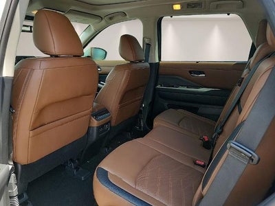 2024 Nissan Pathfinder Platinum 2WD