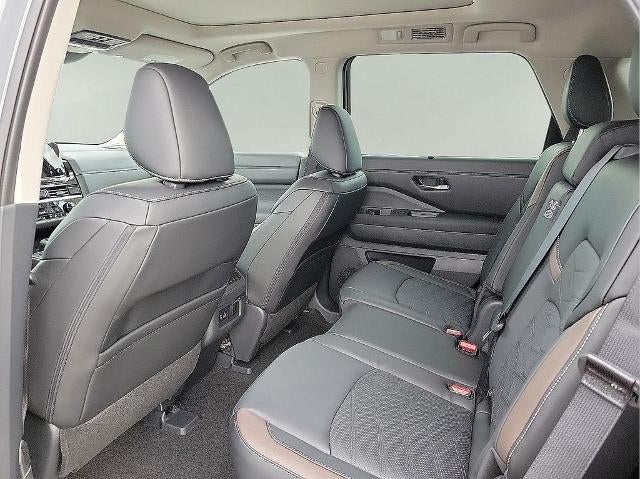 2025 Nissan Pathfinder Platinum 2WD