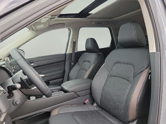 2025 Nissan Pathfinder Platinum 2WD