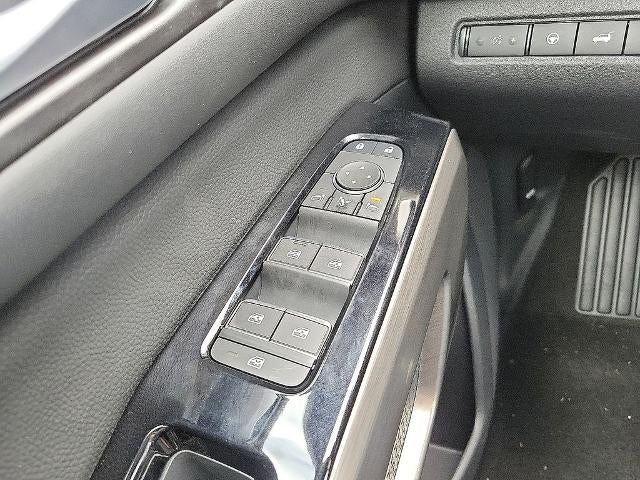 2025 Nissan Pathfinder Platinum 2WD