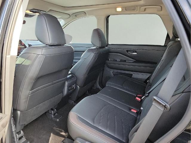 2025 Nissan Pathfinder Platinum 2WD