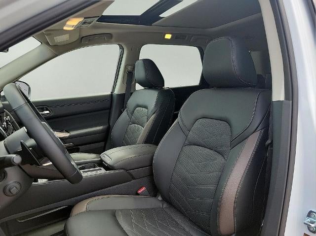 2025 Nissan Pathfinder Platinum 2WD