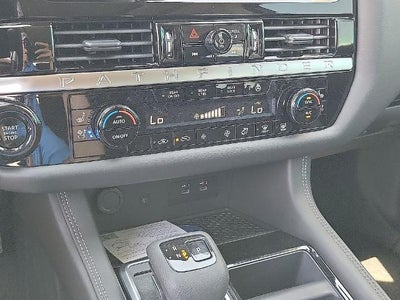 2026 Nissan Pathfinder Platinum 4WD