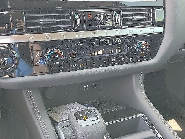 2026 Nissan Pathfinder Platinum 4WD